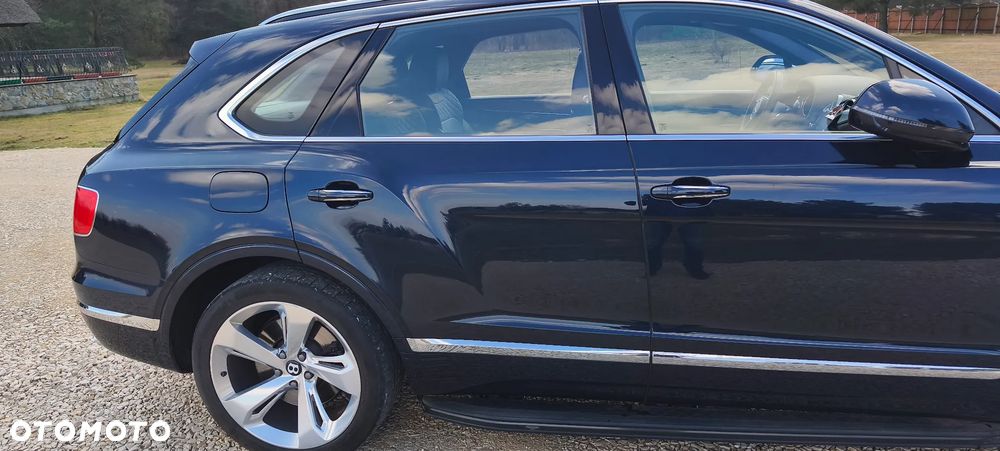 Bentley Bentayga - 4