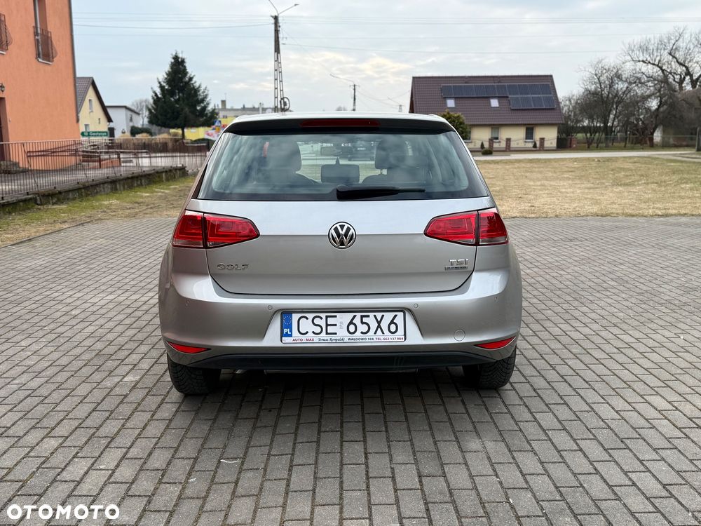 Volkswagen Golf - 6