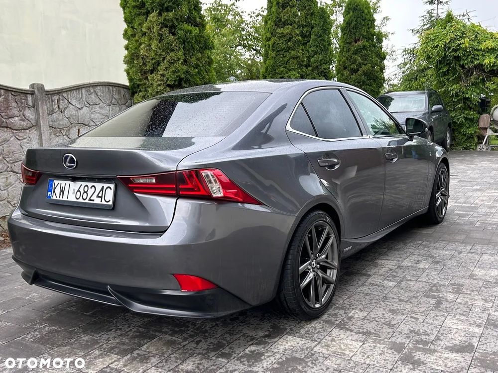 Lexus IS 300h F Sport - 7