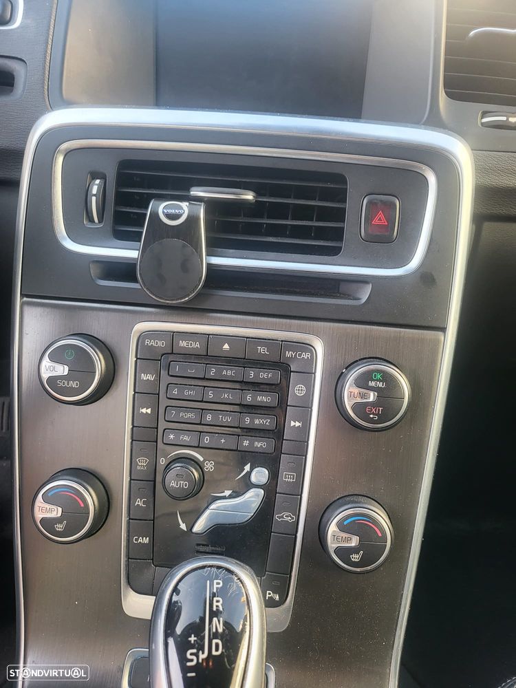Volvo V60 D5 Geartronic Summum - 8