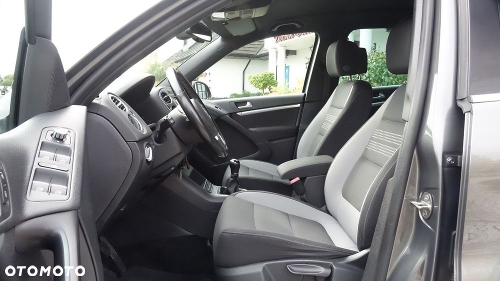 Volkswagen Tiguan - 24