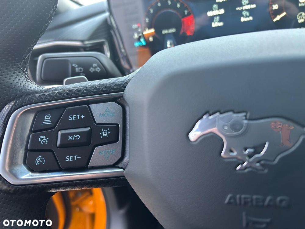 Ford Mustang - 24