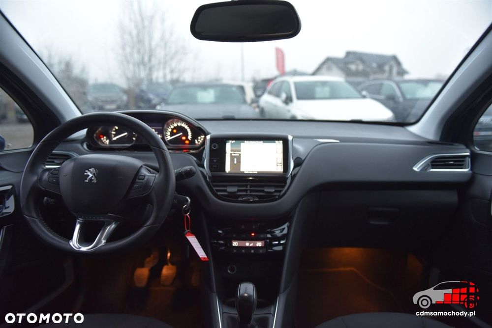 Peugeot 208 - 19