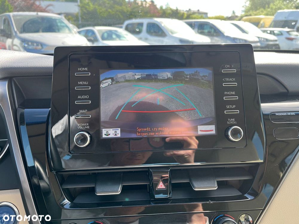 Toyota Camry 2.5 Hybrid Comfort CVT - 27