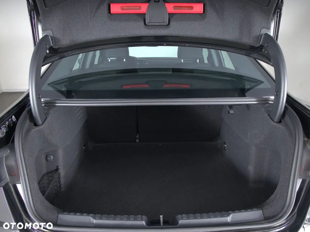 Audi A3 Limousine 30 TFSI mHEV S tronic - 12