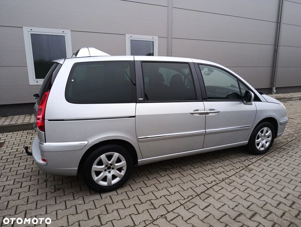 Peugeot 807 HDi 165 Family - 21