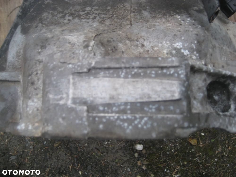 audi 100 c4 90-94r 2,3 benzyna skrzynia biegów manualna AXG - 4