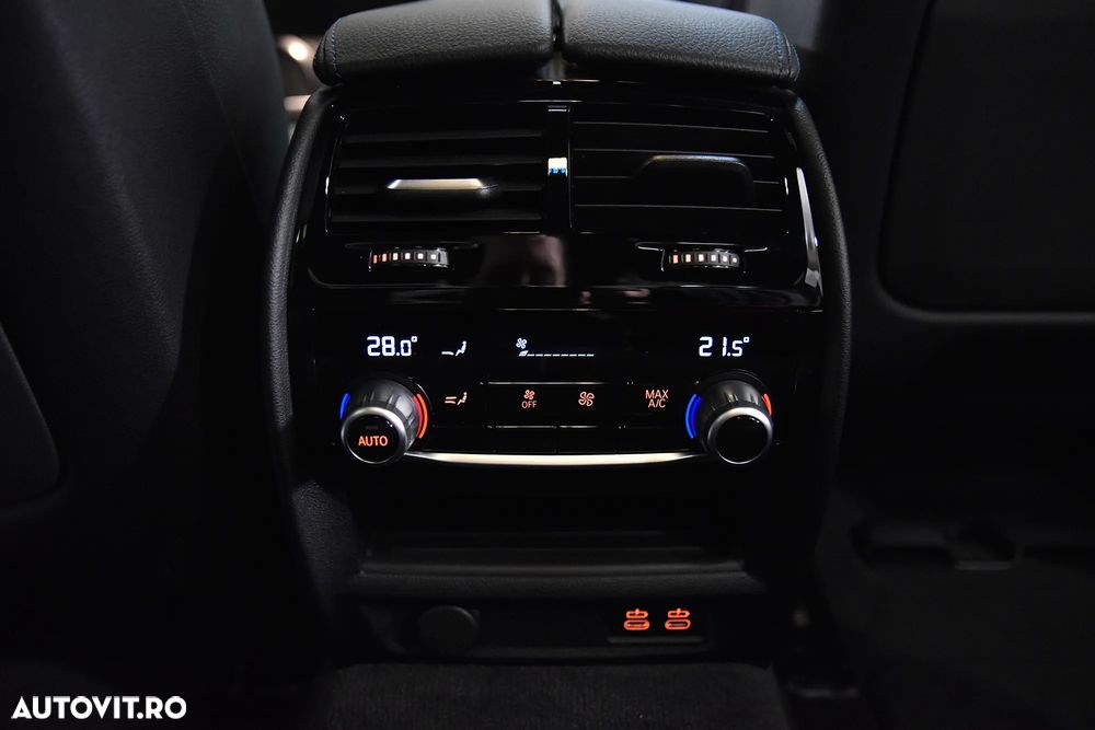 BMW Seria 5 530e xDrive Aut. - 24