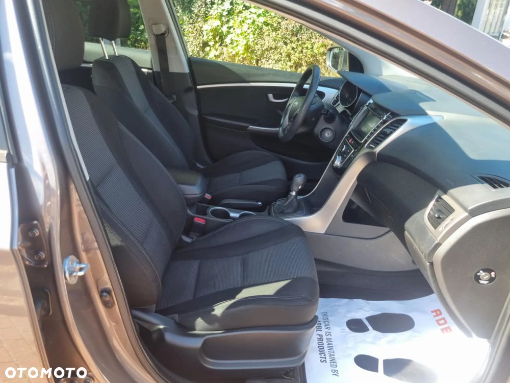 Hyundai i30 1.4 Comfort - 11