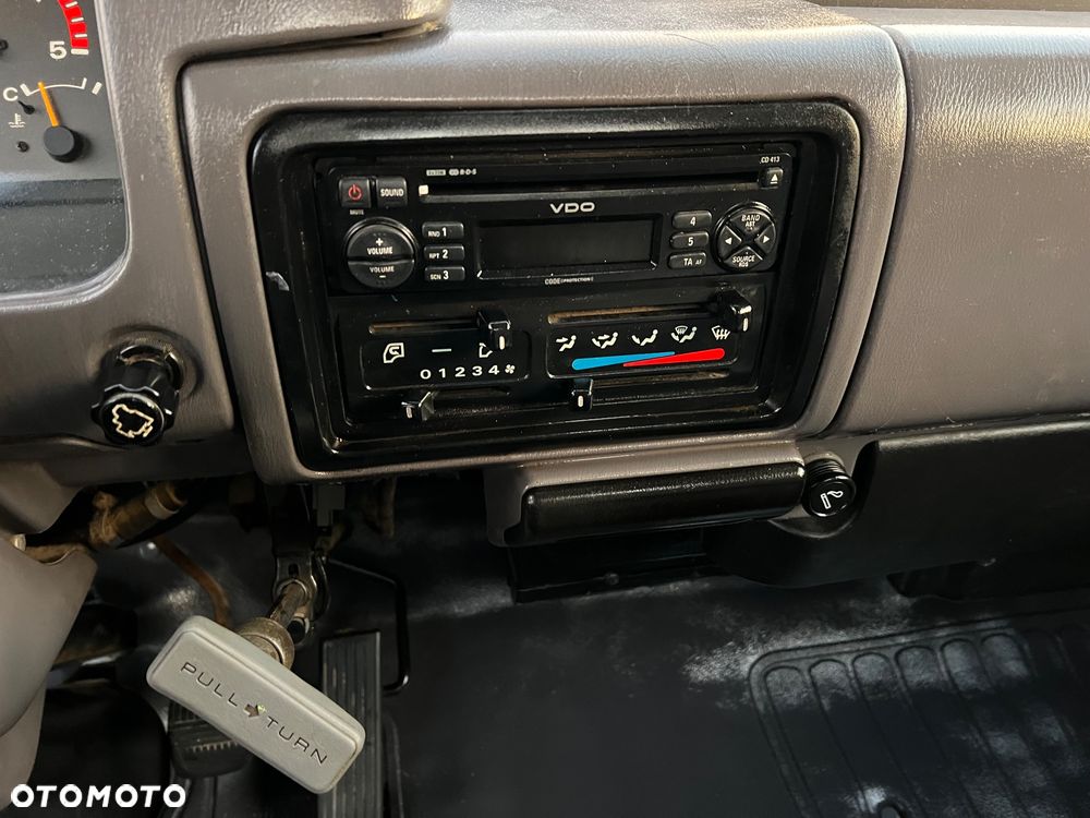 Nissan CABSTAR - 9