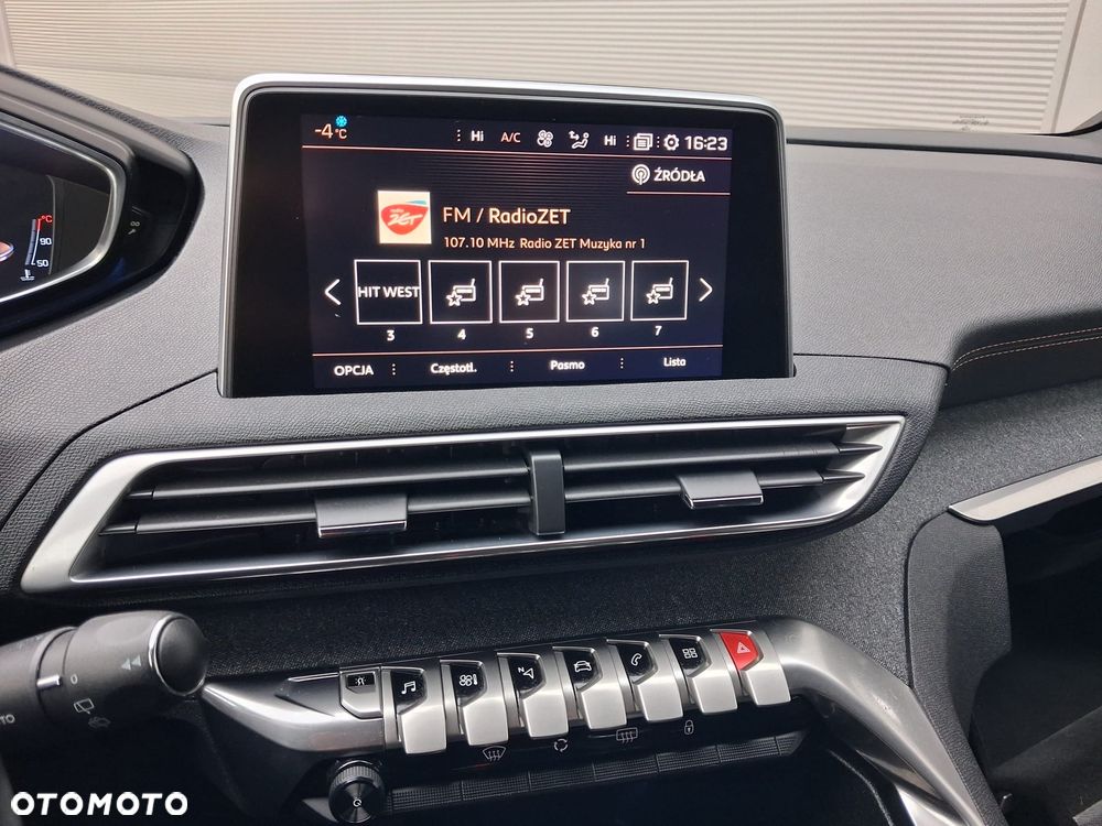 Peugeot 3008 PureTech 130 Stop & Start GPF Allure Business-Paket - 24