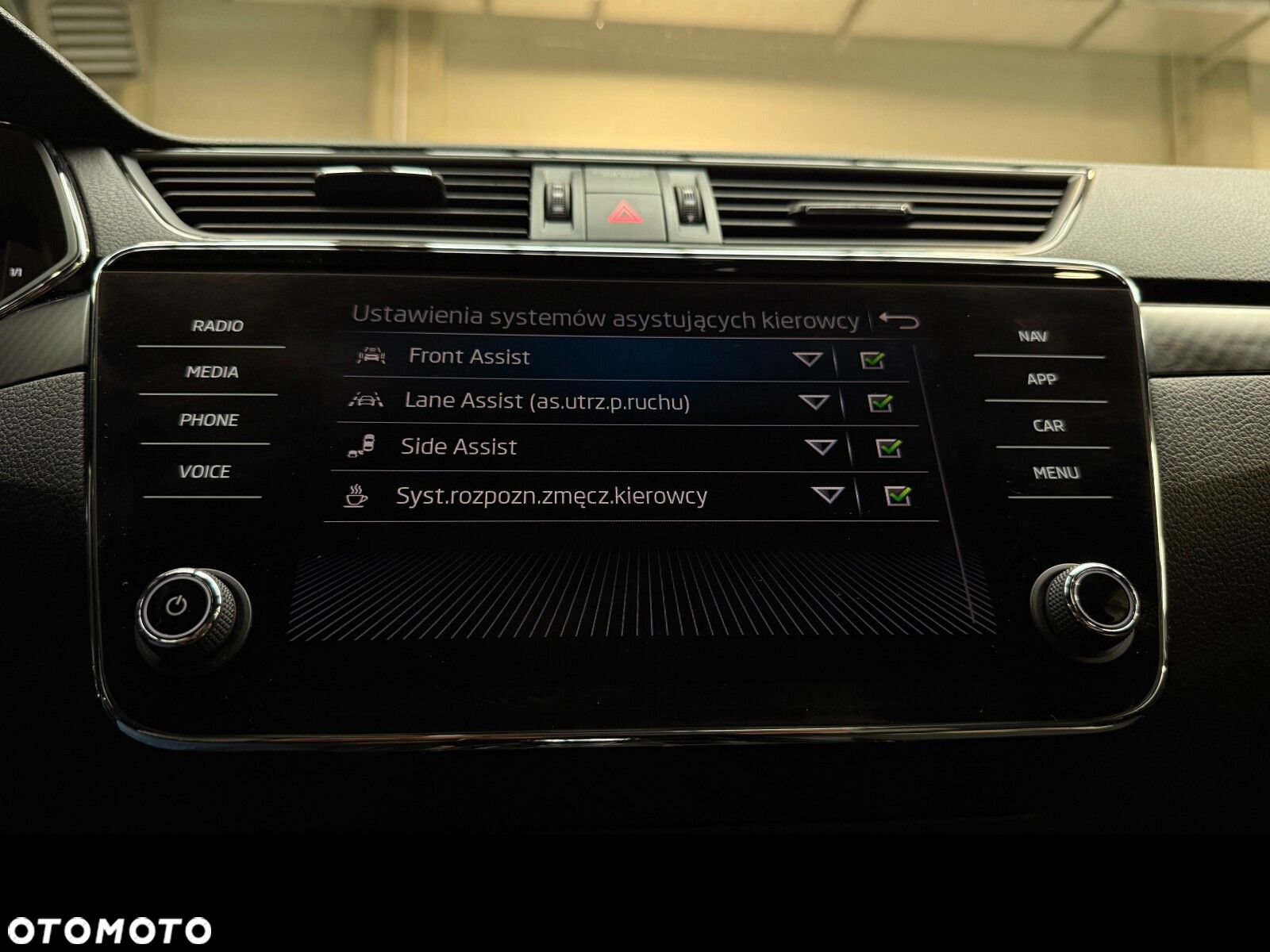 Skoda Superb 2.0 TSI Sportline DSG - 38