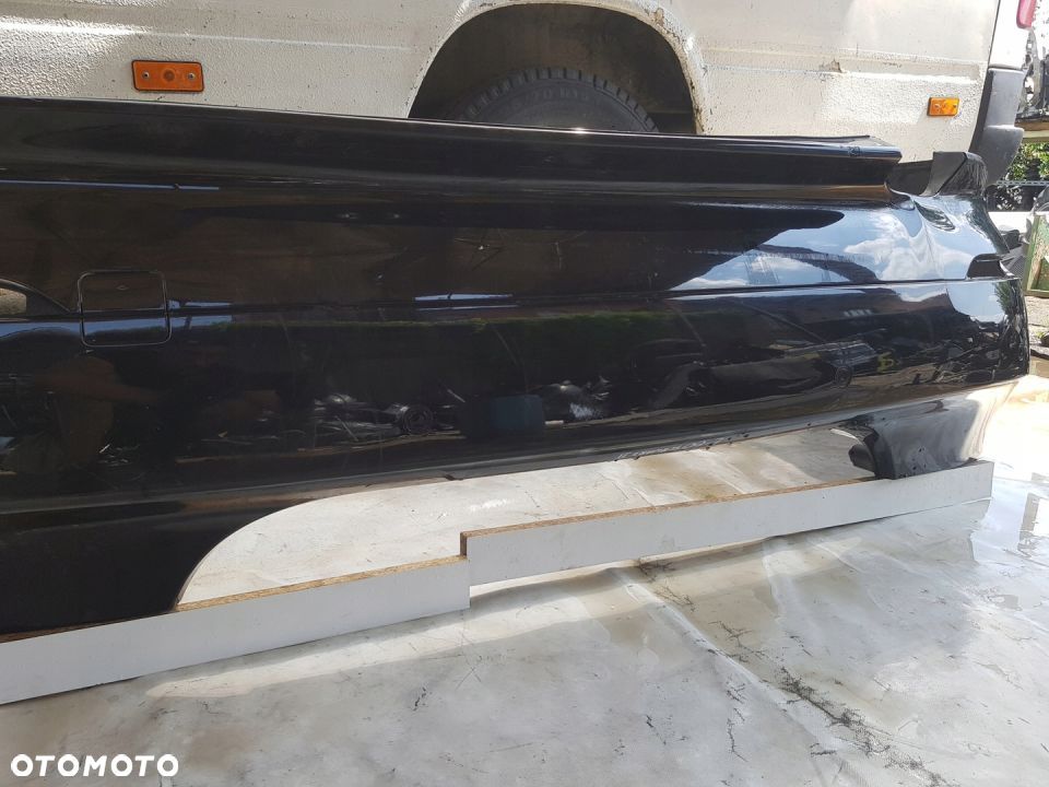 zderzak tył BMW E60 PDC schwarz II - 7