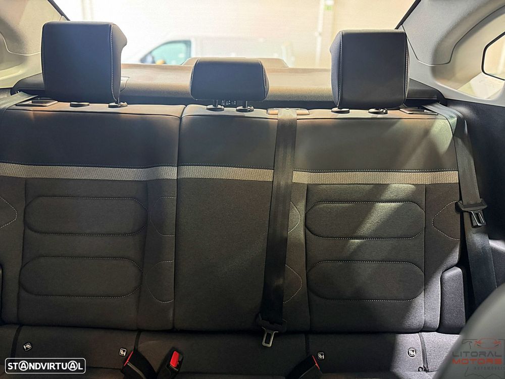 Citroën C4 X 1.2 PureTech Plus EAT8 - 40