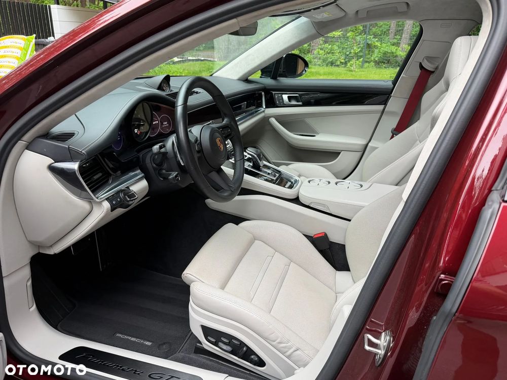 Porsche Panamera - 21