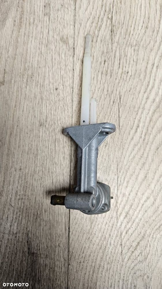 Kranik paliwa Yamaha DT 50 80 125 / XT 350 600 / TW 200 - 9
