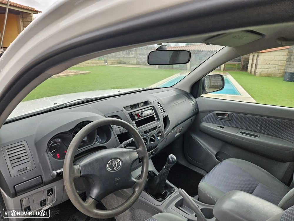 Toyota HILUX 5 LUGARES 2.5 CC 102 CV - 8