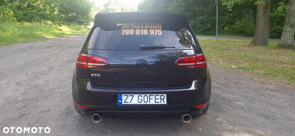Volkswagen Golf - 8