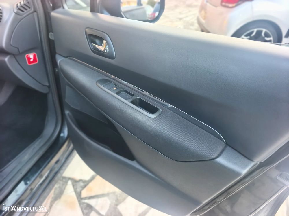 Peugeot 3008 1.6 e-HDi Allure CMP6 - 15