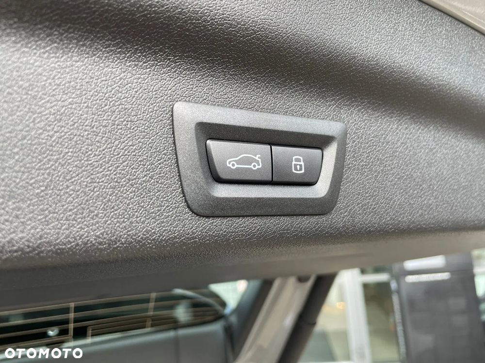 BMW X1 sDrive18i M Sport - 12