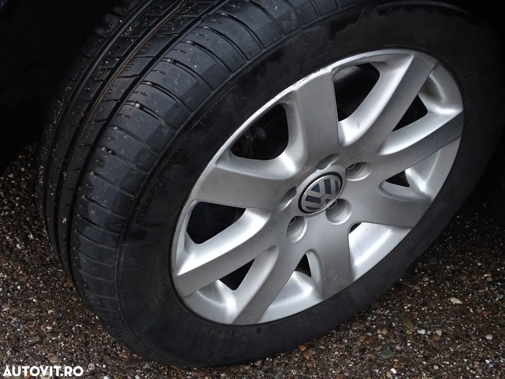 Volkswagen Passat 1.6 FSI Automatik Highline - 15