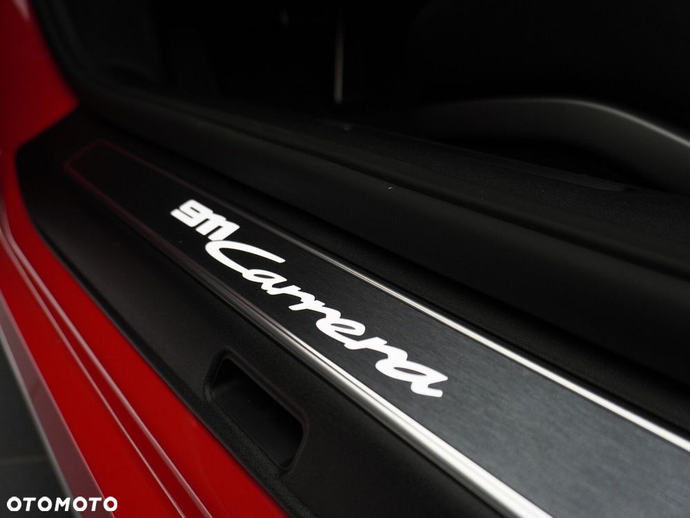 Porsche 911 Carrera - 19