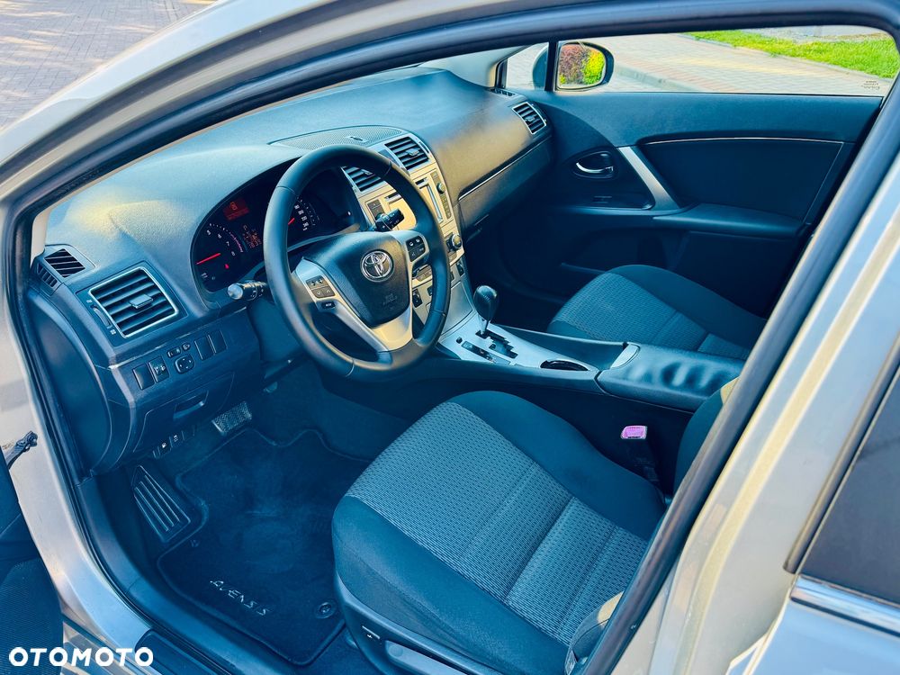 Toyota Avensis 1.8 Premium MS - 14