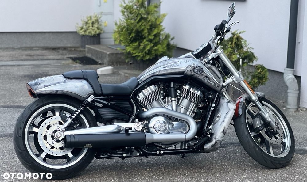 Harley-Davidson V-Rod Muscle - 12