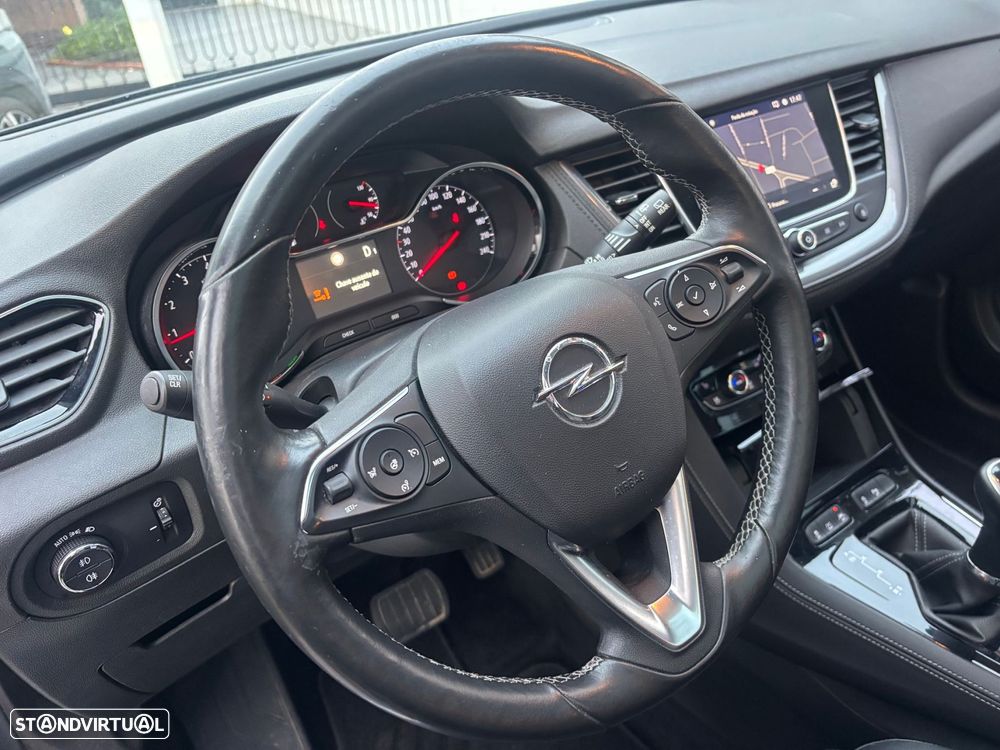Opel Grandland X 1.2 T Design & Tech AT - 19