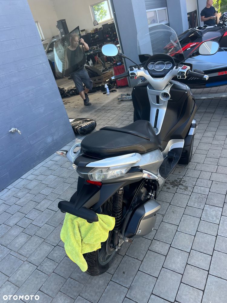 Piaggio MP-3 - 6