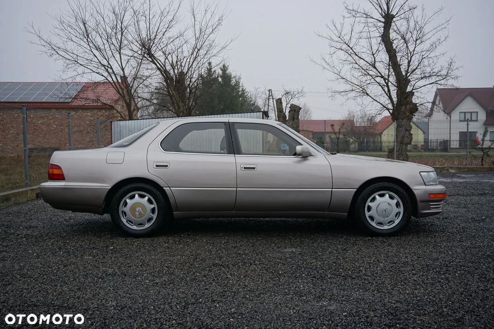 Lexus LS - 3
