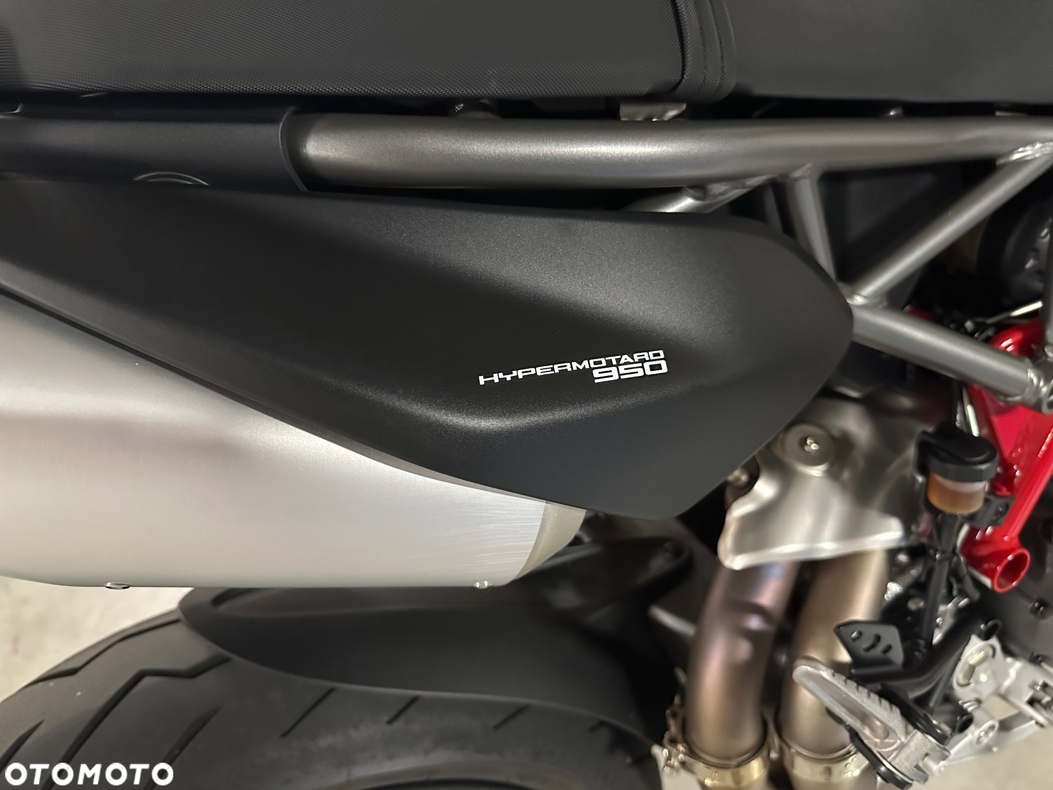 Ducati Hypermotard - 13