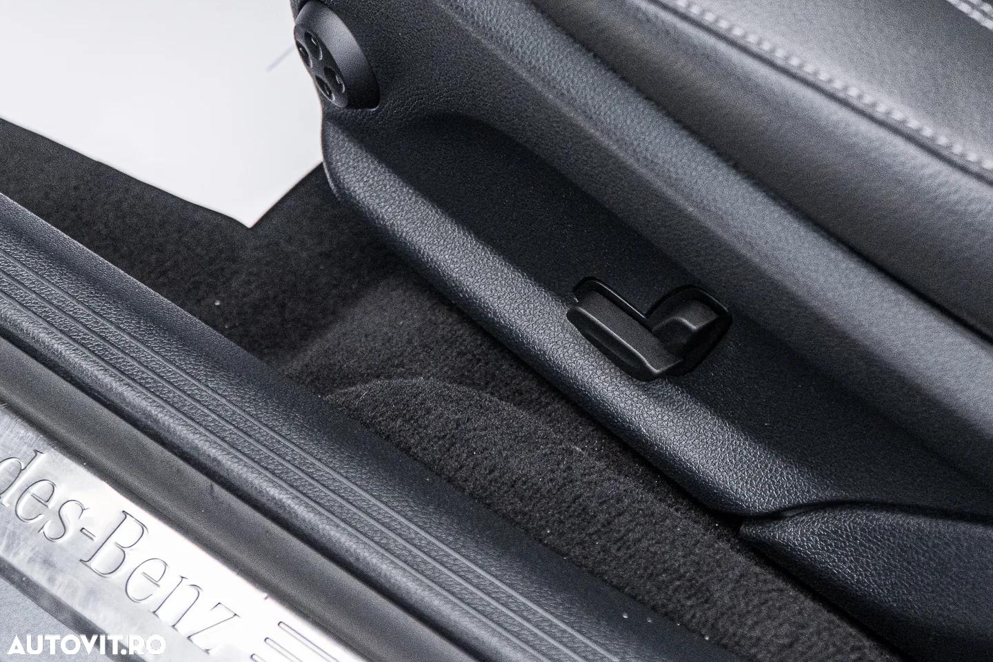 Mercedes-Benz E 200 4Matic 9G-TRONIC Avantgarde - 37