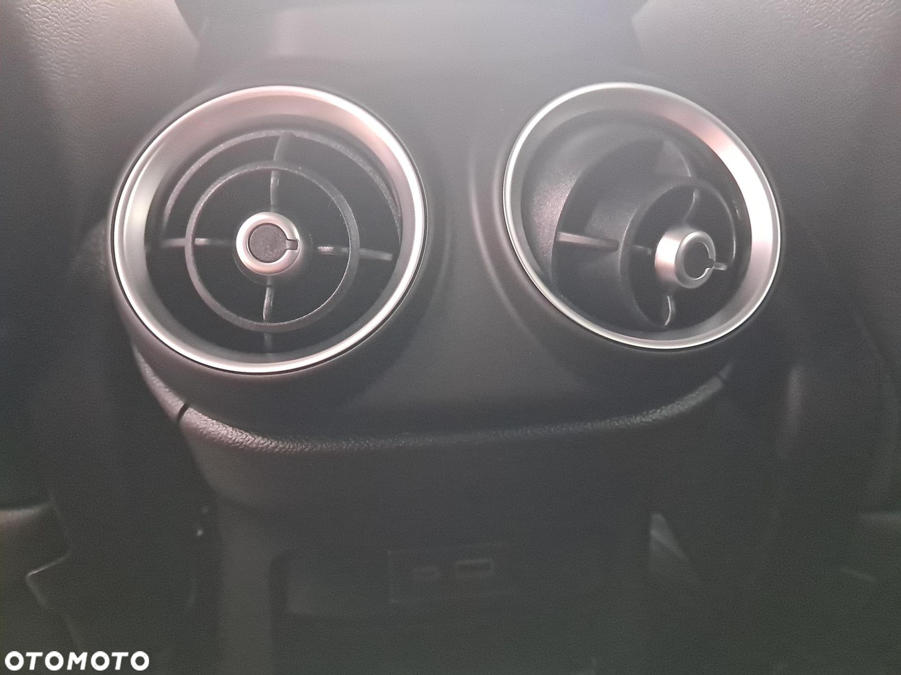 Alfa Romeo Stelvio - 21