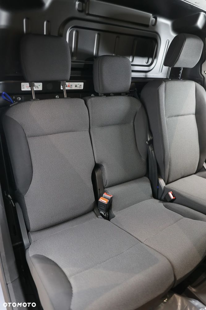 Toyota Proace City - 35
