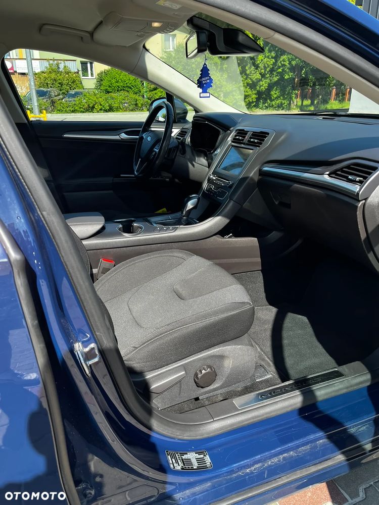 Ford Mondeo 2.0 TDCi Titanium PowerShift - 11