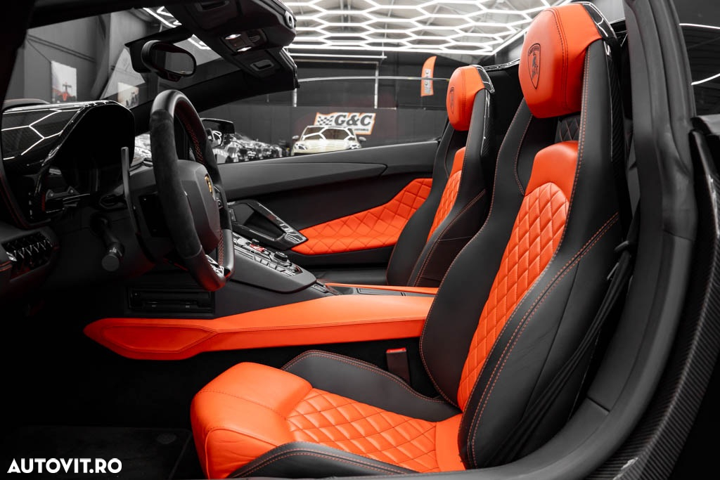 Lamborghini Aventador S Roadster - 15