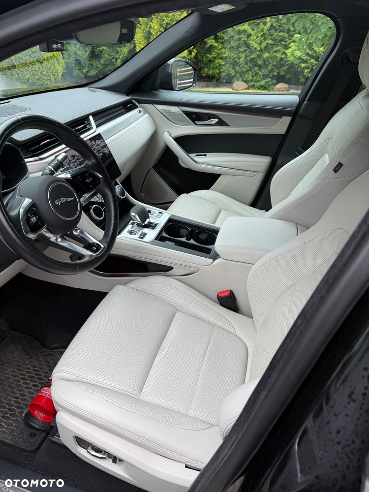 Jaguar F-Pace 2.0 P250 mHEV AWD R-Dynamic Black - 13