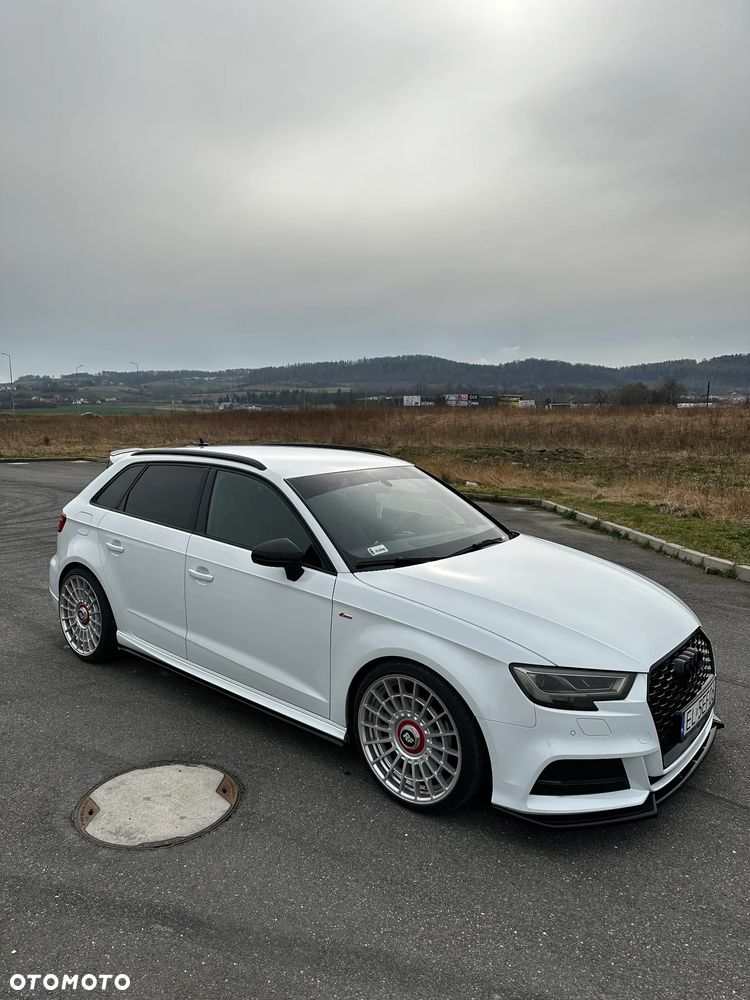 Audi A3 Sportback - 1