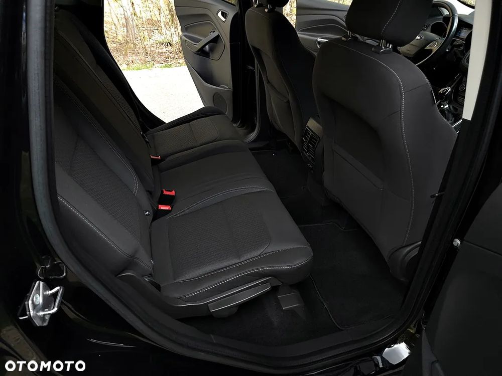 Ford Kuga 2.0 TDCi FWD Titanium Plus - 37