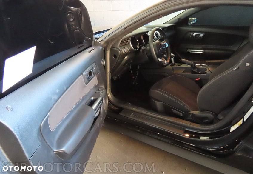 Ford Mustang 2.3 EcoBoost - 36