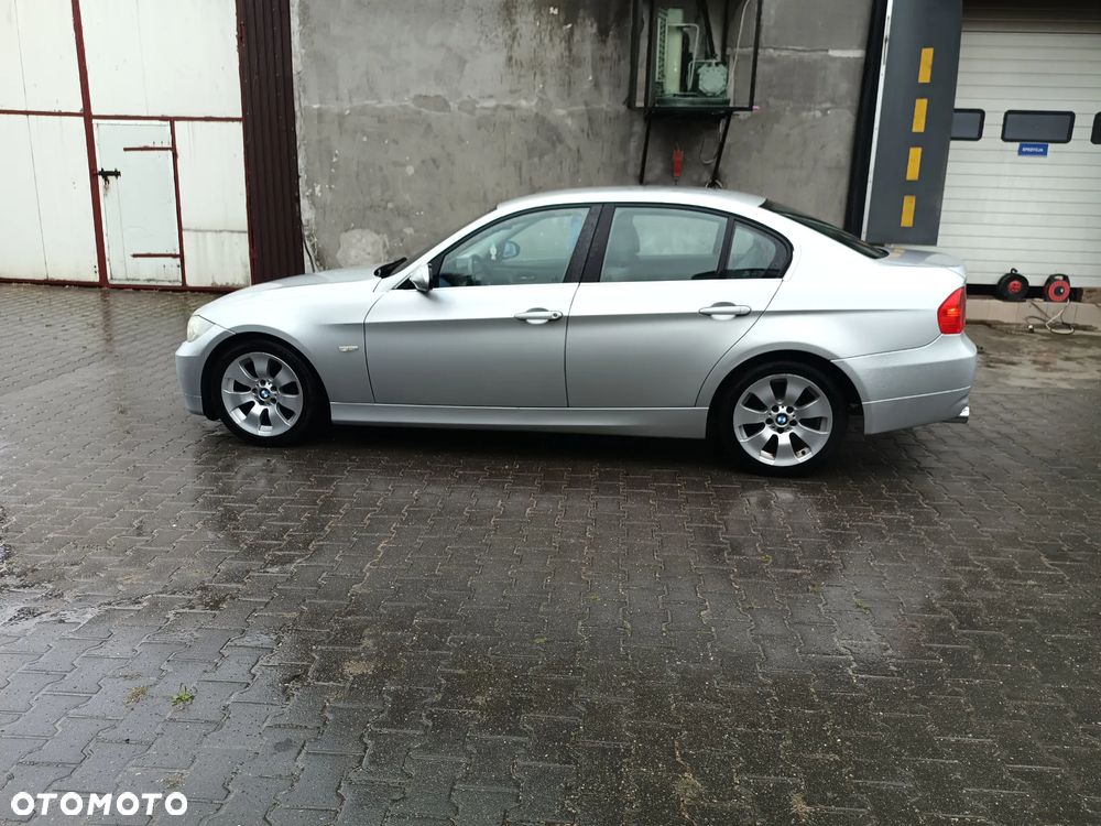 BMW Seria 3 330i - 13