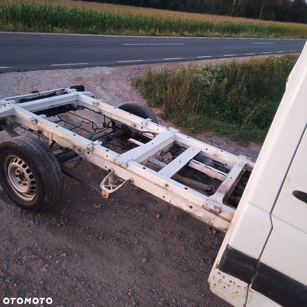 Mercedes-Benz Sprinter - 9