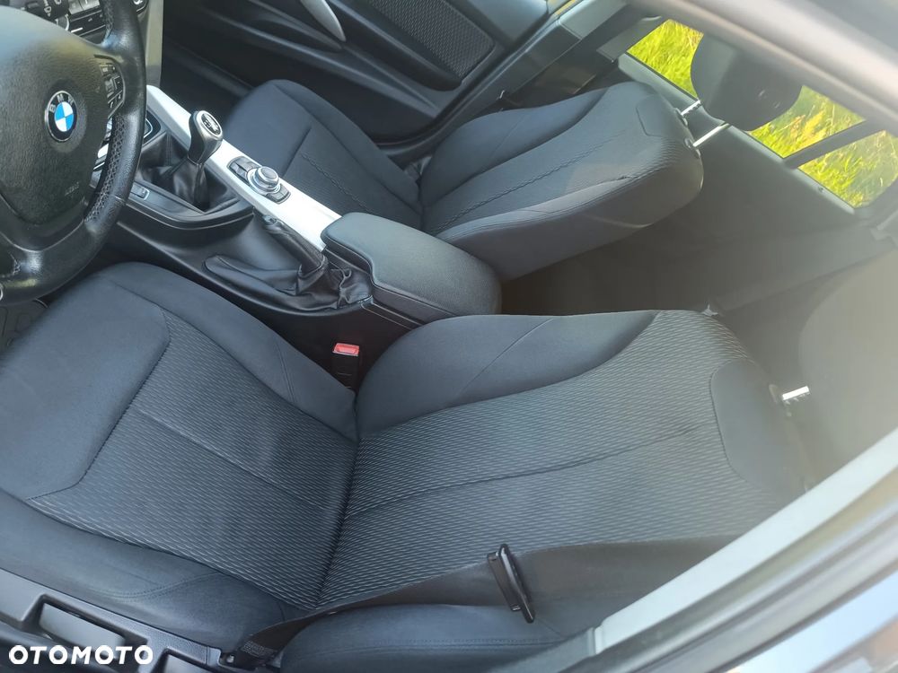 BMW Seria 3 318d Blue Performance - 12