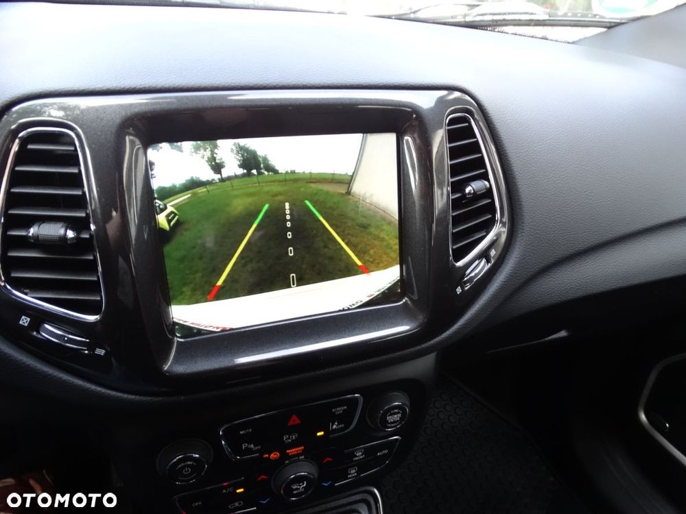 Jeep Compass - 18