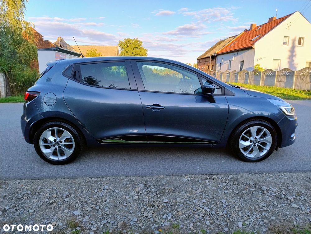 Renault Clio 1.2 16V Limited Plus - 36