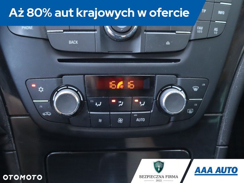 Opel Insignia - 22