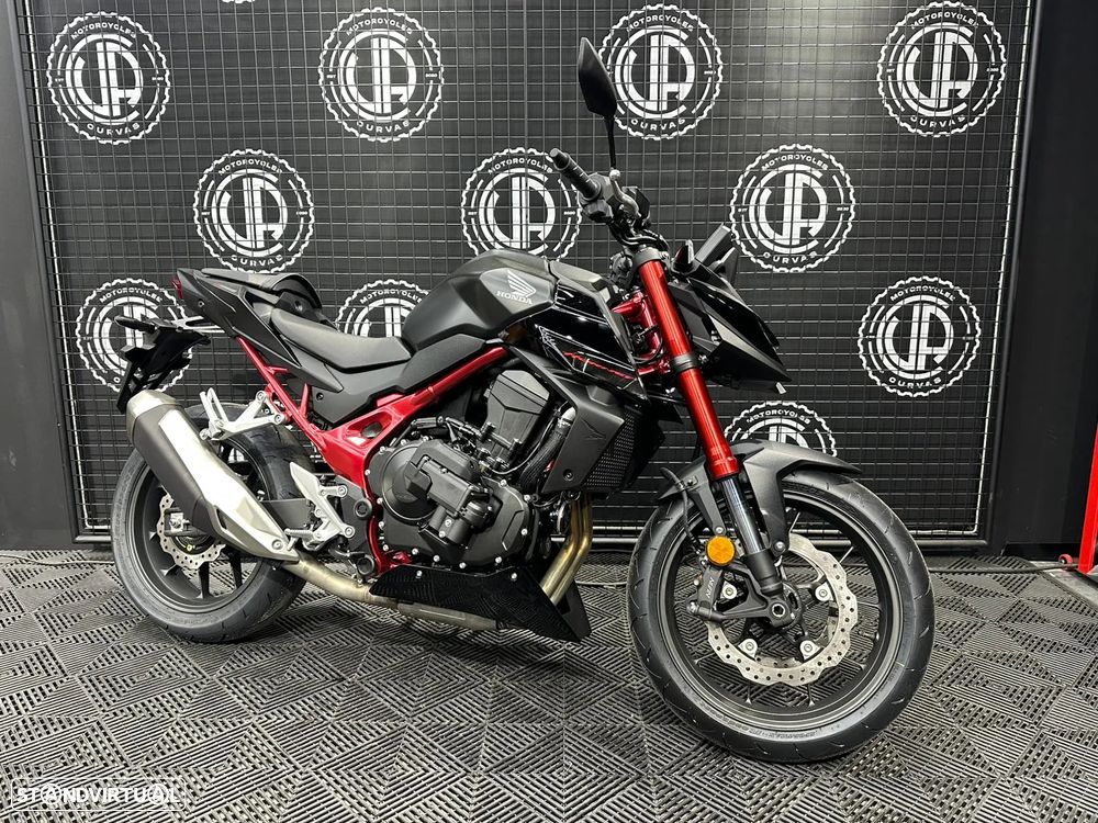Honda CB 750 HORNET E-CLUTCH 2026 - 1