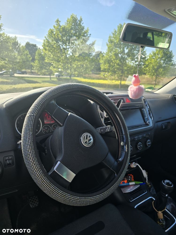Volkswagen Tiguan - 5