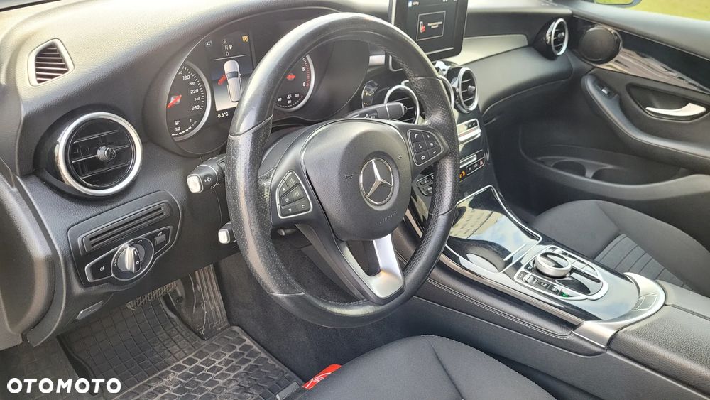 Mercedes-Benz GLC - 22